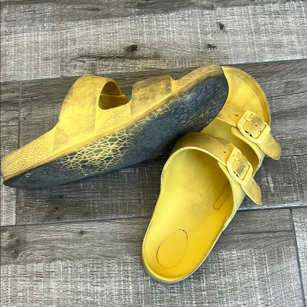 Well Worn Target Yellow Sandals with Adjustable Straps and Molded Footbed